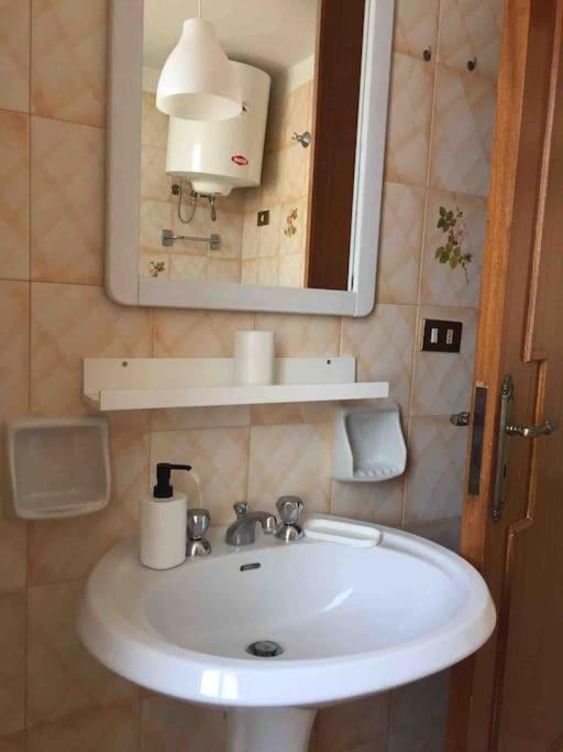Alloggio Incantevole Storico Appartement Carovigno Buitenkant foto